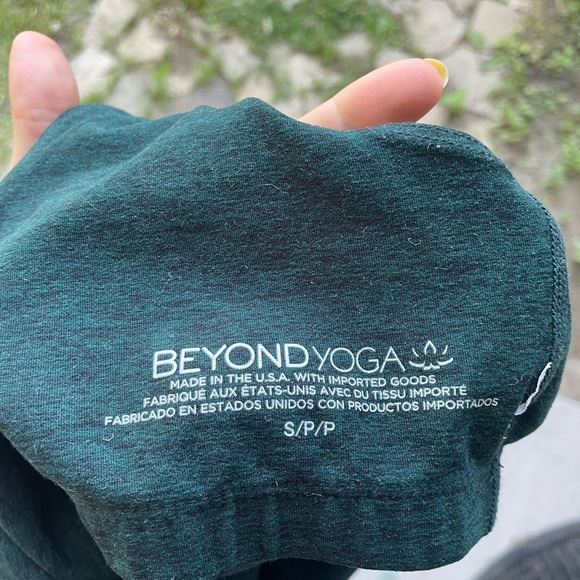 Beyond Yoga Set - Picture 5 of 6
